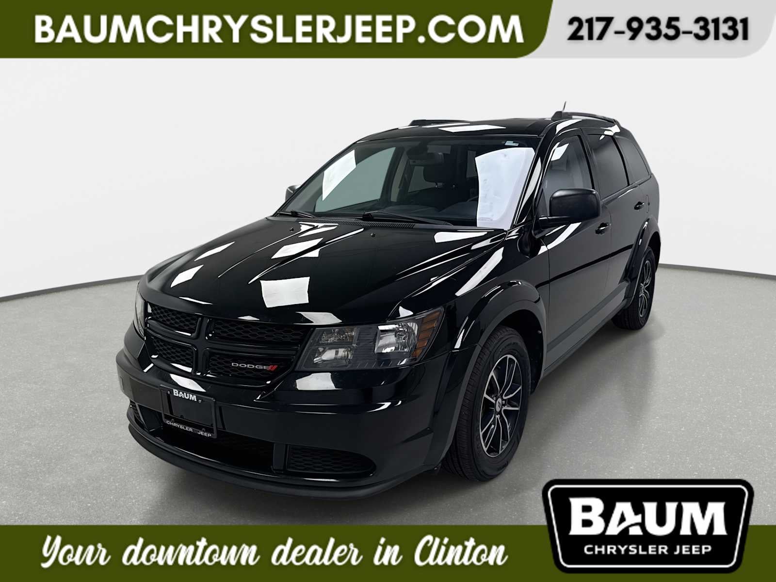 2018 Dodge Journey SE in Pitch Black Clearcoat — front three-quarter view